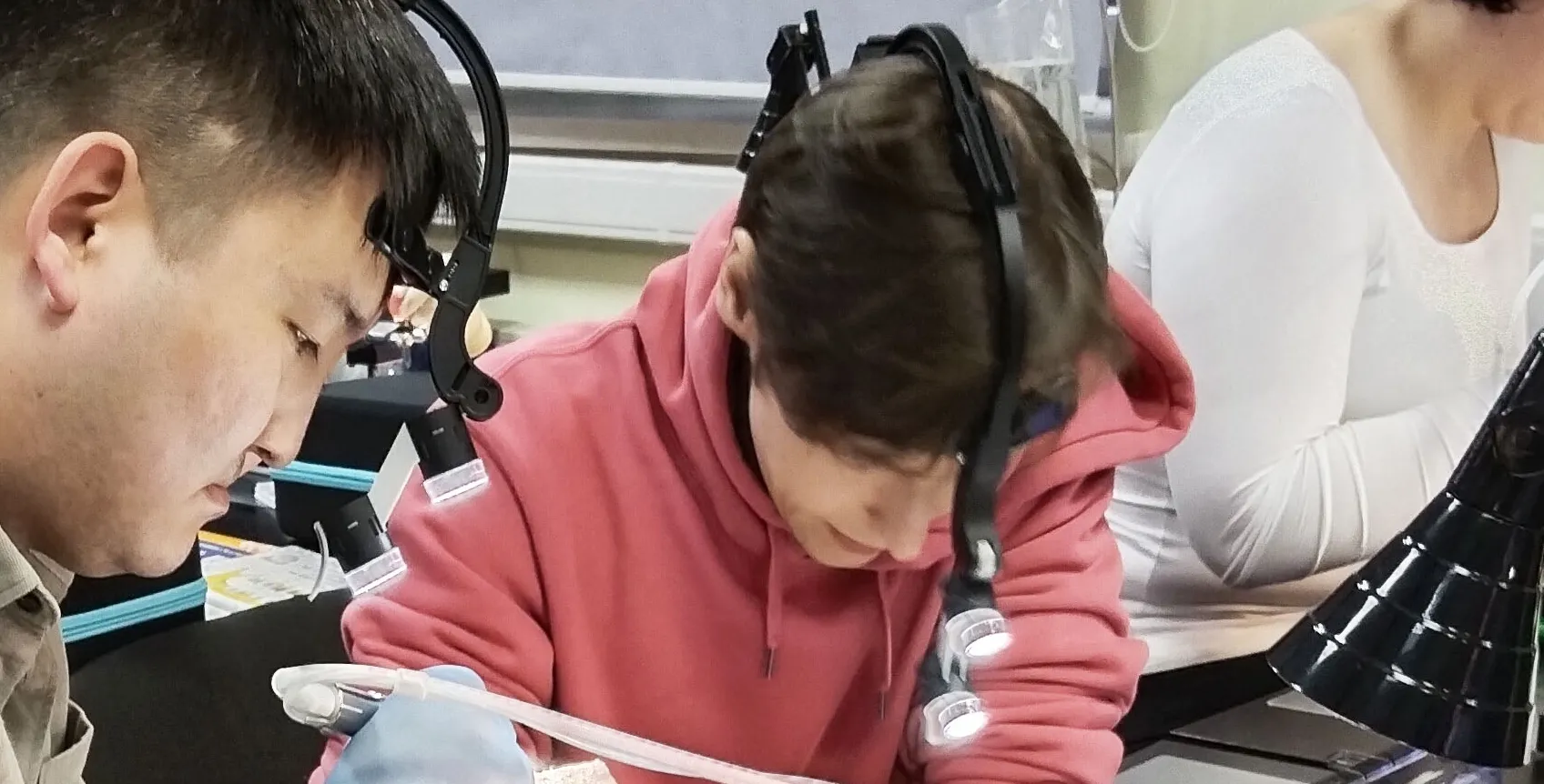 Имплантологи высоко оценили осветители ITS-X.Pro