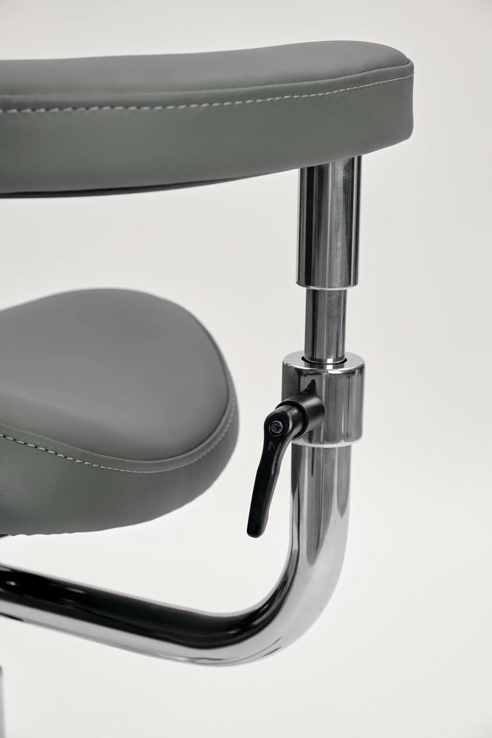 Стул-седло с абдоминальным упором