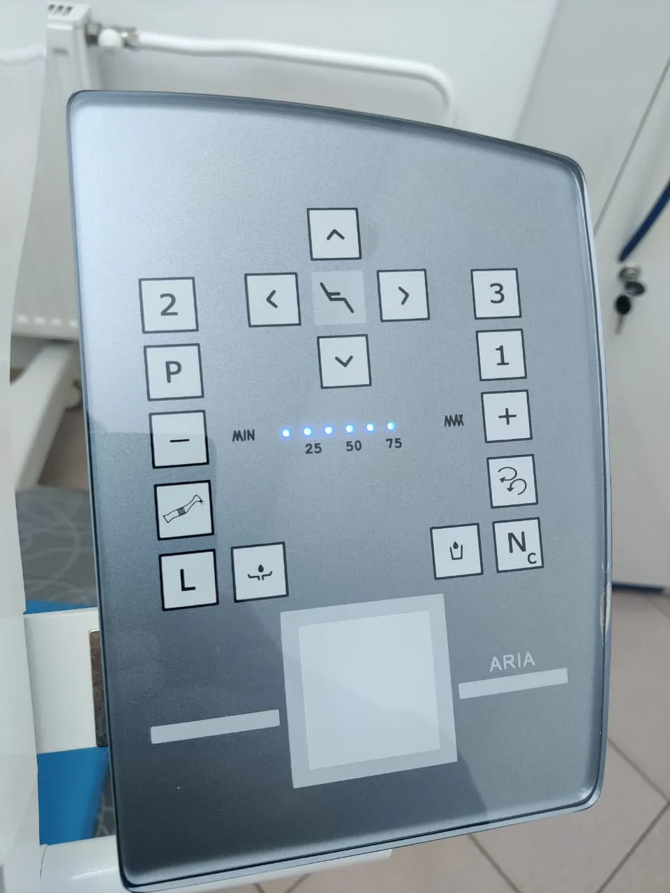 Б/у стоматологическая установка Neomed Aria SE