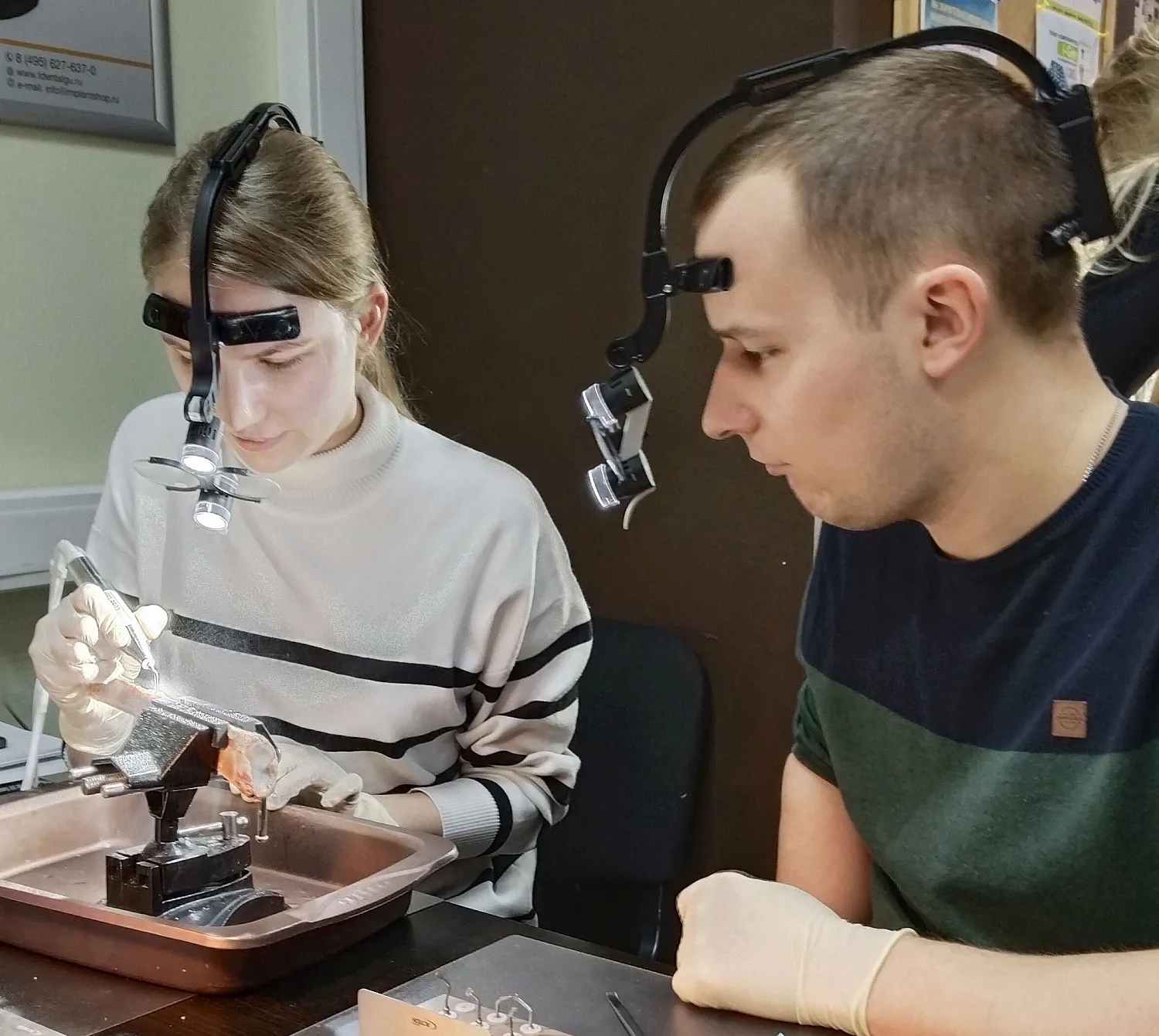 Имплантологи высоко оценили осветители ITS-X.Pro